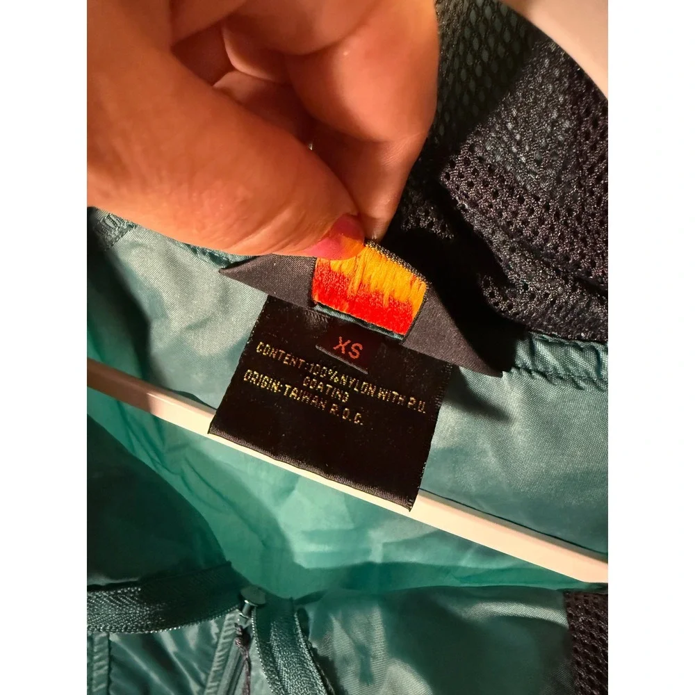 REI Vtg Windbreaker Gorpcore chic unisex med 90s collegiate prep fall transition
